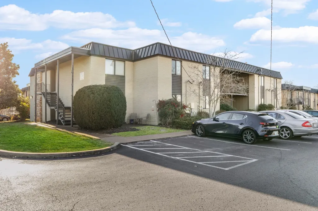 6680 Charlotte Pike Nashville TN 37209