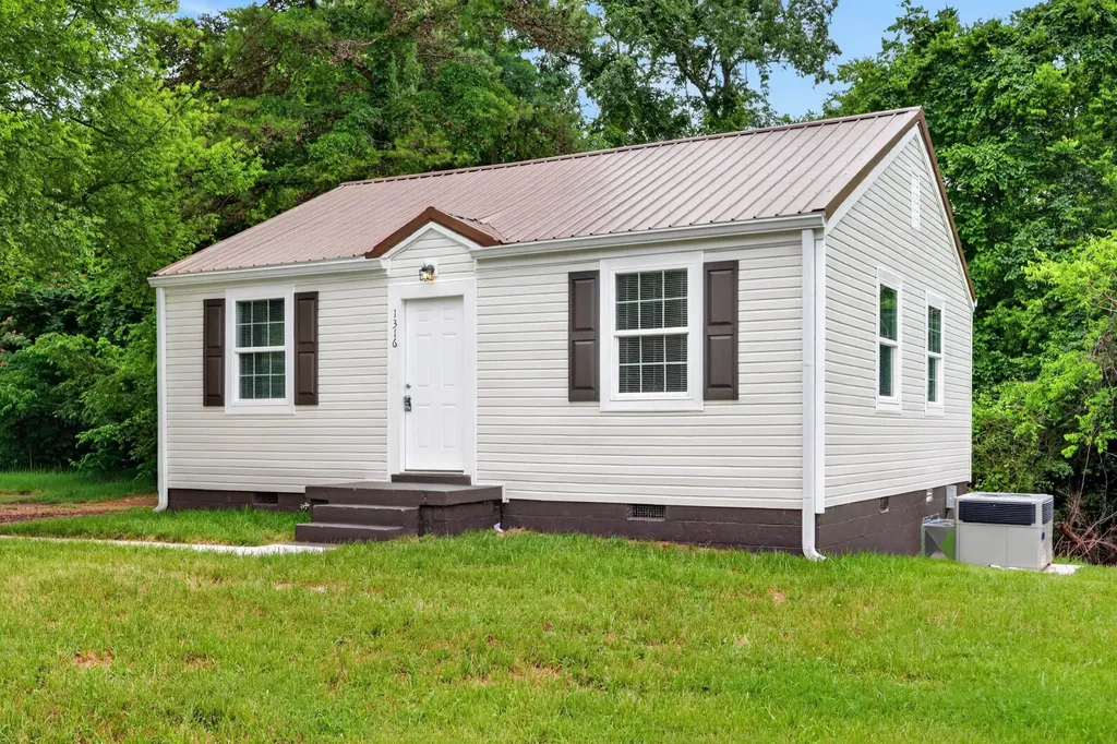 1316 Sunnyview Drive Clarksville TN 37040