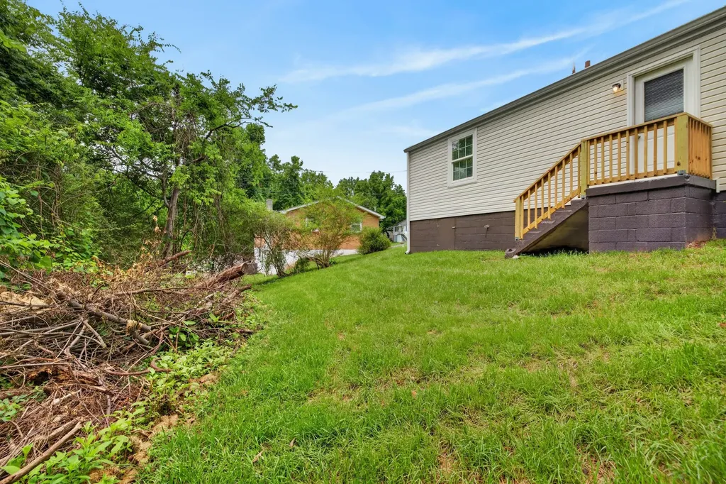 1316 Sunnyview Drive Clarksville TN 37040