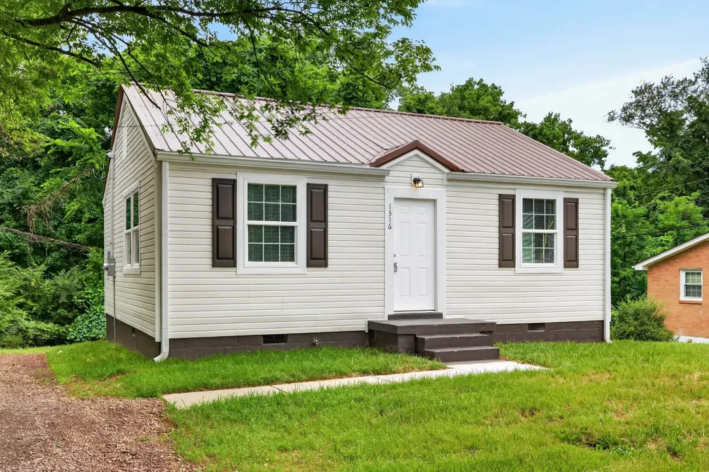 1316 Sunnyview Drive Clarksville TN 37040