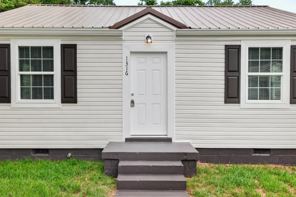 1316 Sunnyview Drive Clarksville TN 37040