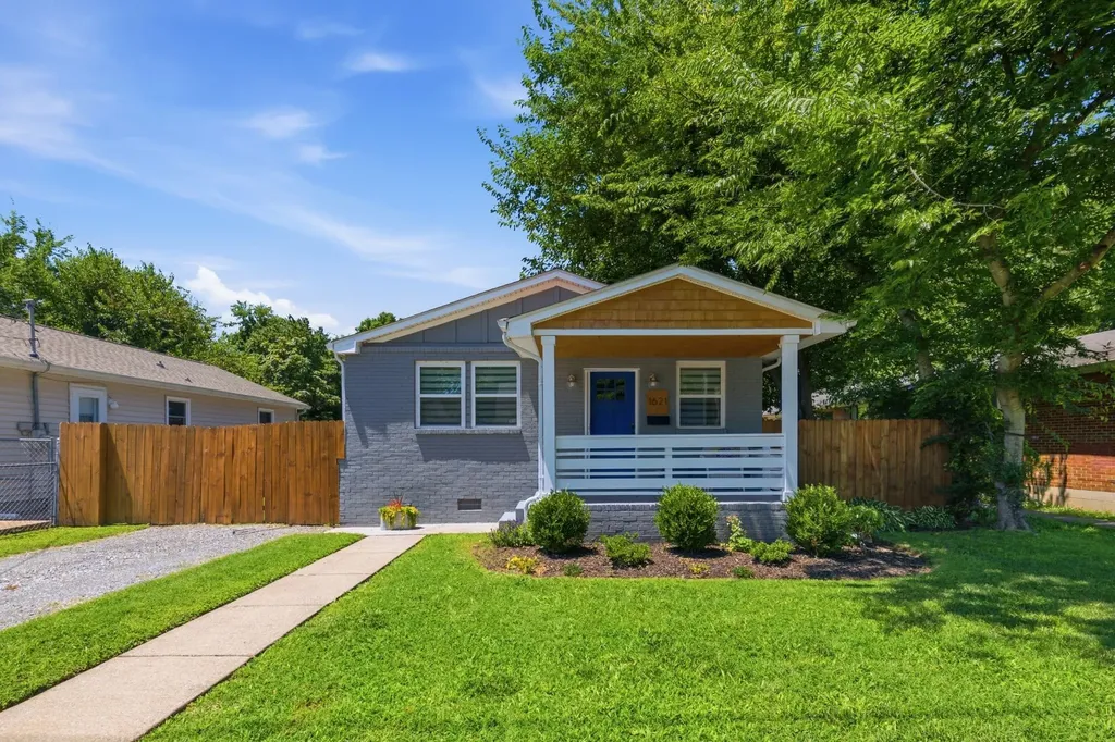 1621 14th Ave, N Nashville TN 37208