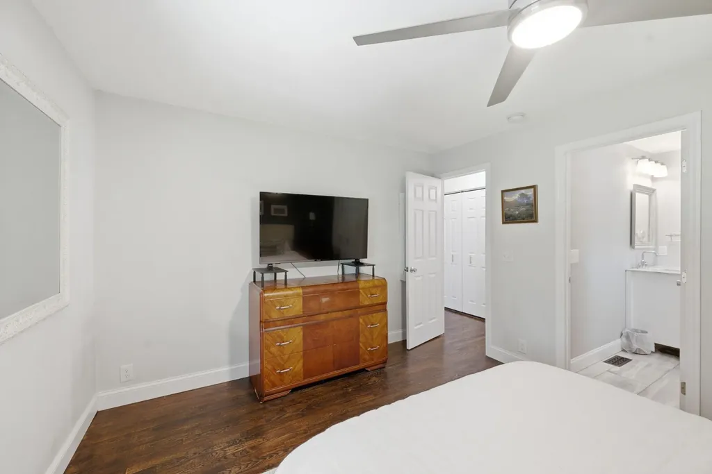 1621 14th Ave, N Nashville TN 37208