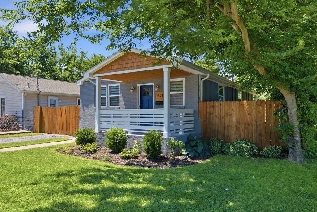 1621 14th Ave, N Nashville TN 37208