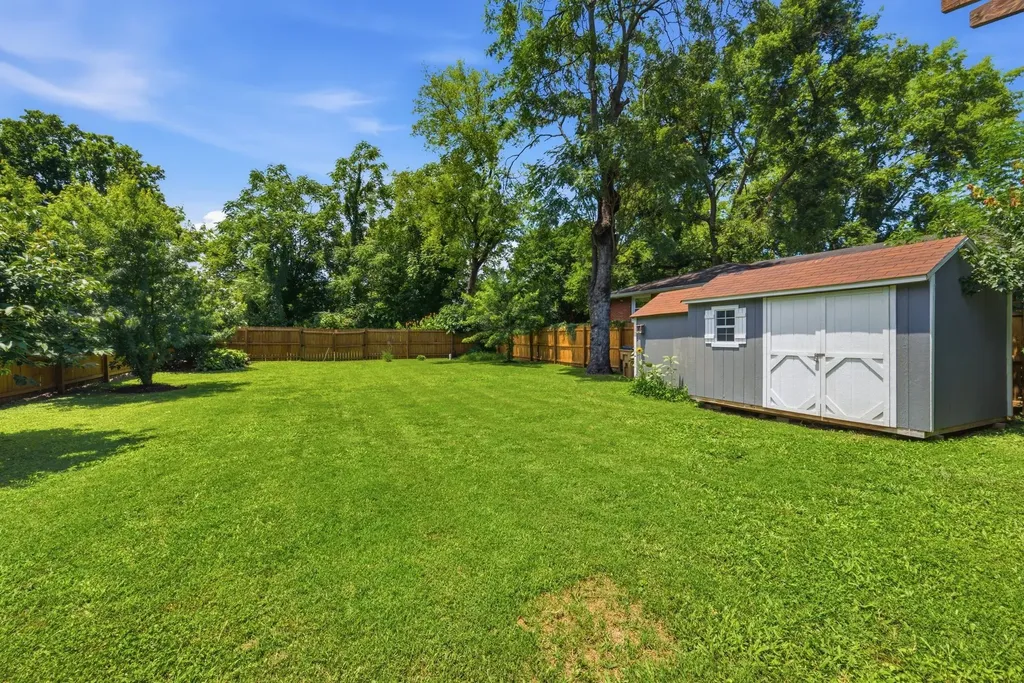 1621 14th Ave, N Nashville TN 37208