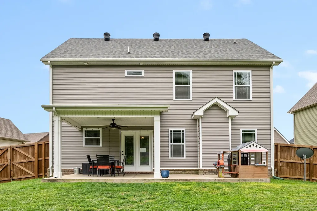 1607 Ellie Piper Circle Clarksville TN 37043