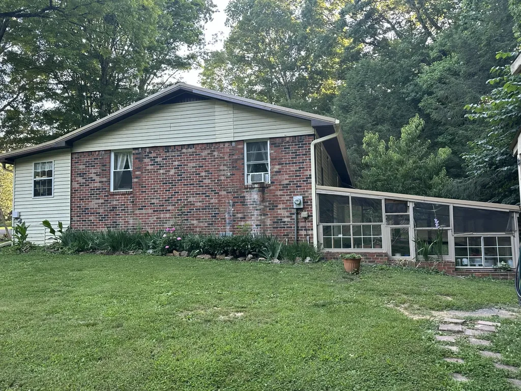 2113 Highway 163 Riceville TN 37370