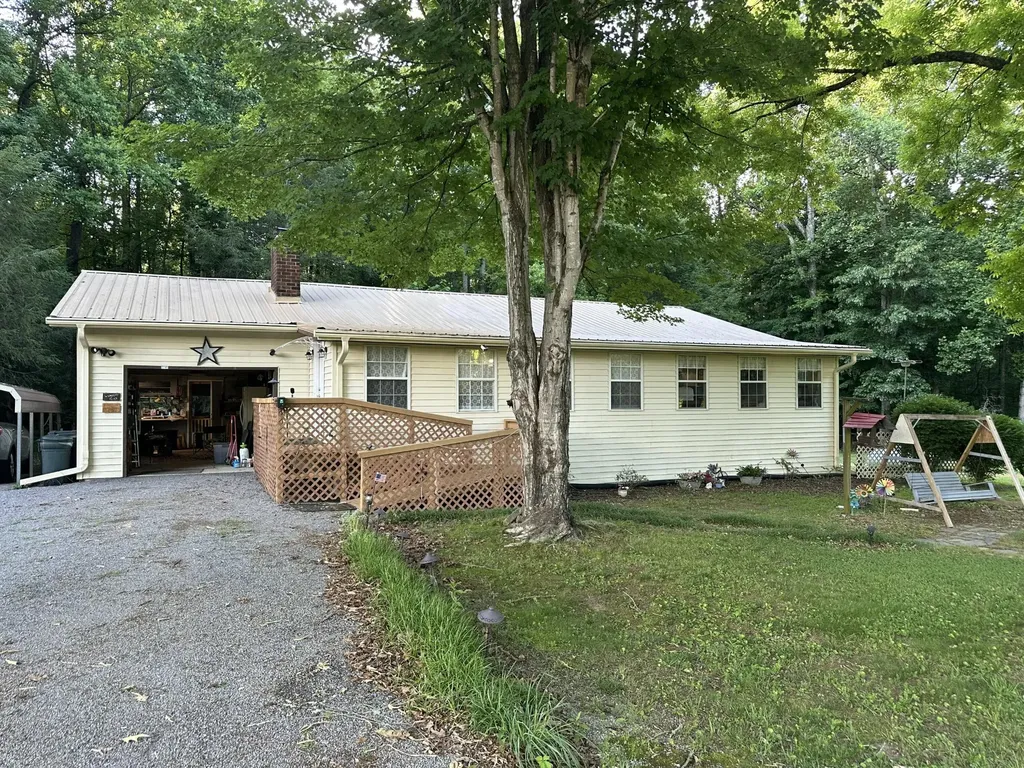 2113 Highway 163 Riceville TN 37370