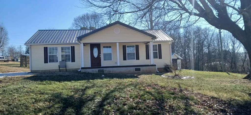 104 Buena Vista Avenue Sweetwater TN 37874