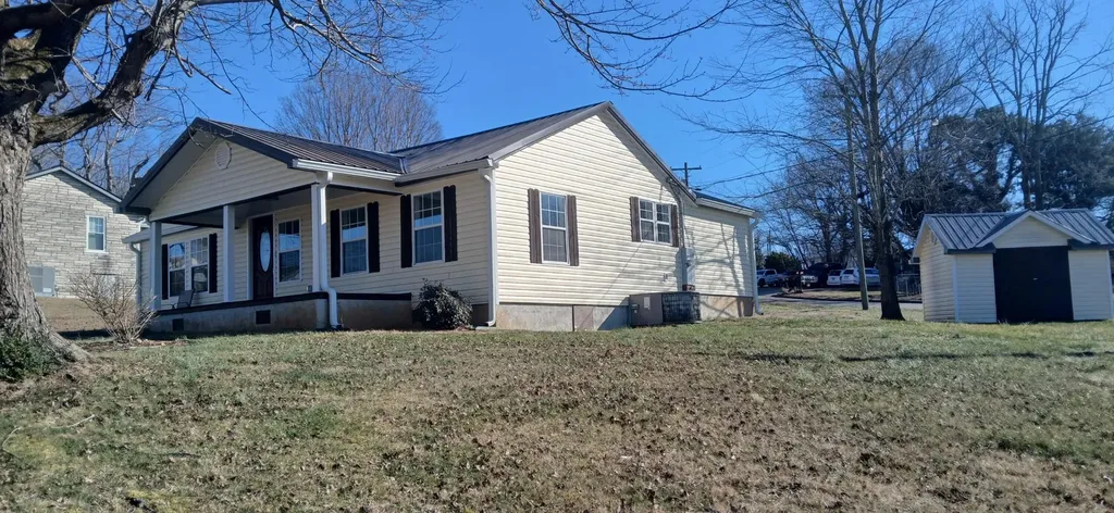 104 Buena Vista Avenue Sweetwater TN 37874
