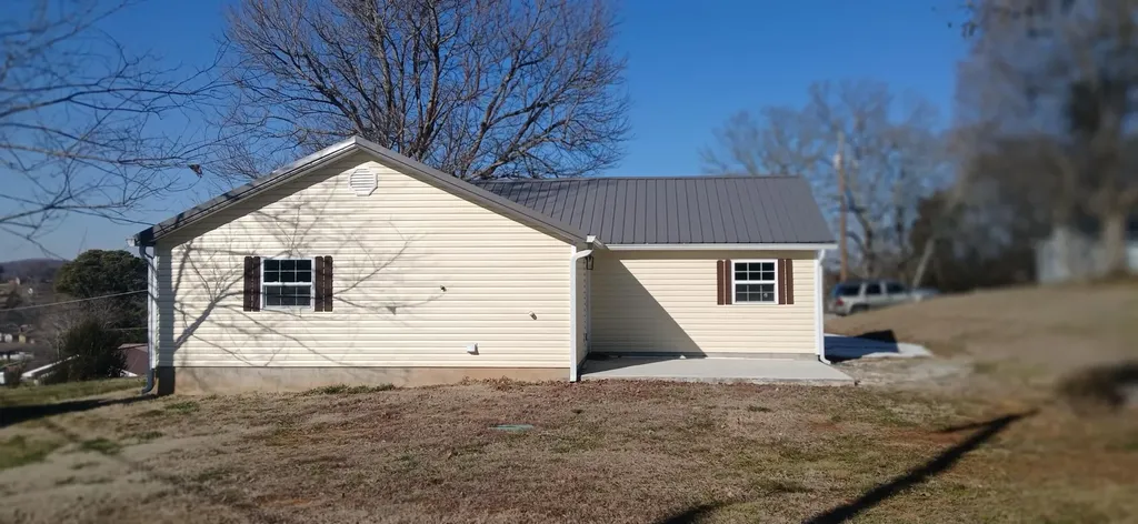 104 Buena Vista Avenue Sweetwater TN 37874