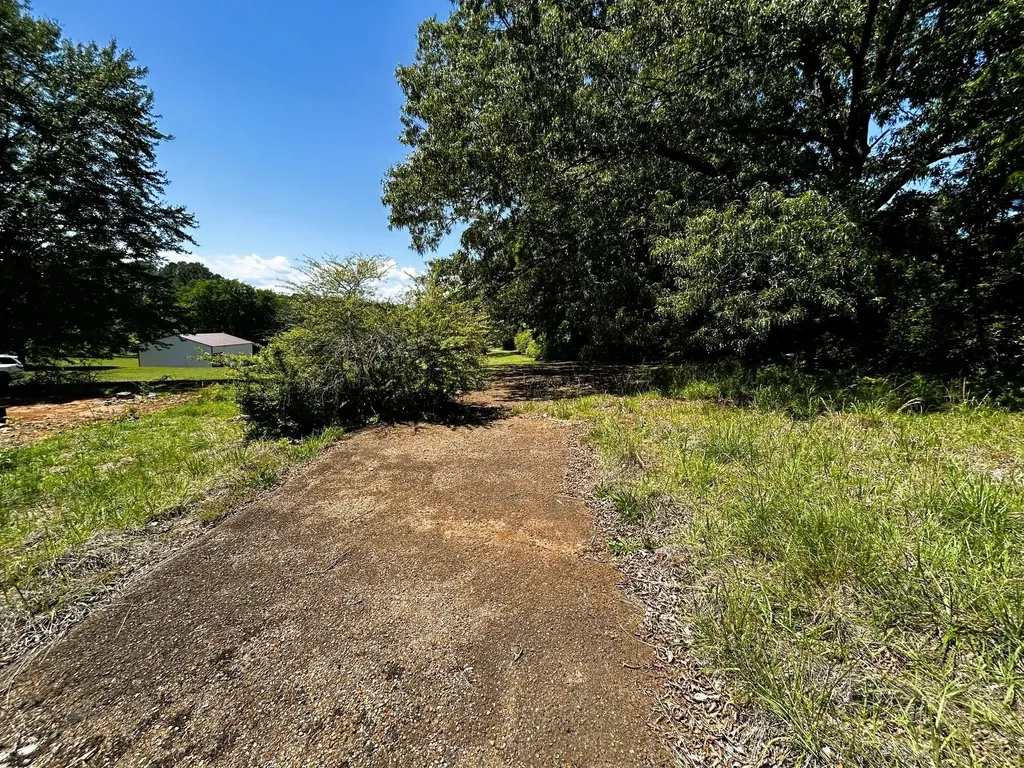 573 S Judd Road Decatur TN 37322