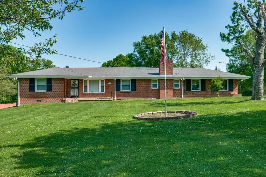 2001 Paula Drive Madison TN 37115