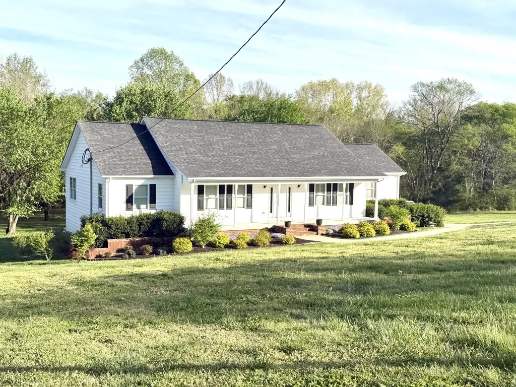 1909 Pointe Barton Drive Lebanon TN 37087