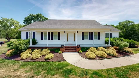 1909 Pointe Barton Drive Lebanon TN 37087