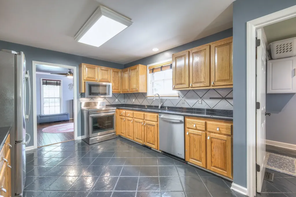 858 Matthew Court Kingston Springs TN 37082