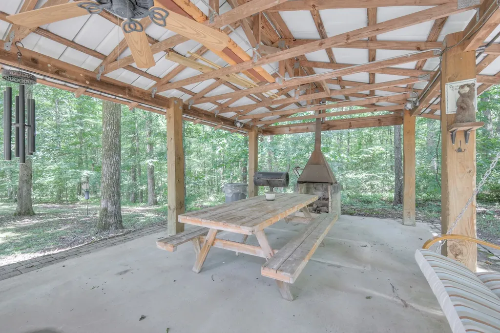 858 Matthew Court Kingston Springs TN 37082