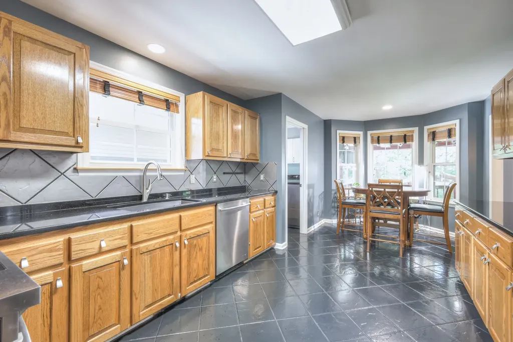 858 Matthew Court Kingston Springs TN 37082