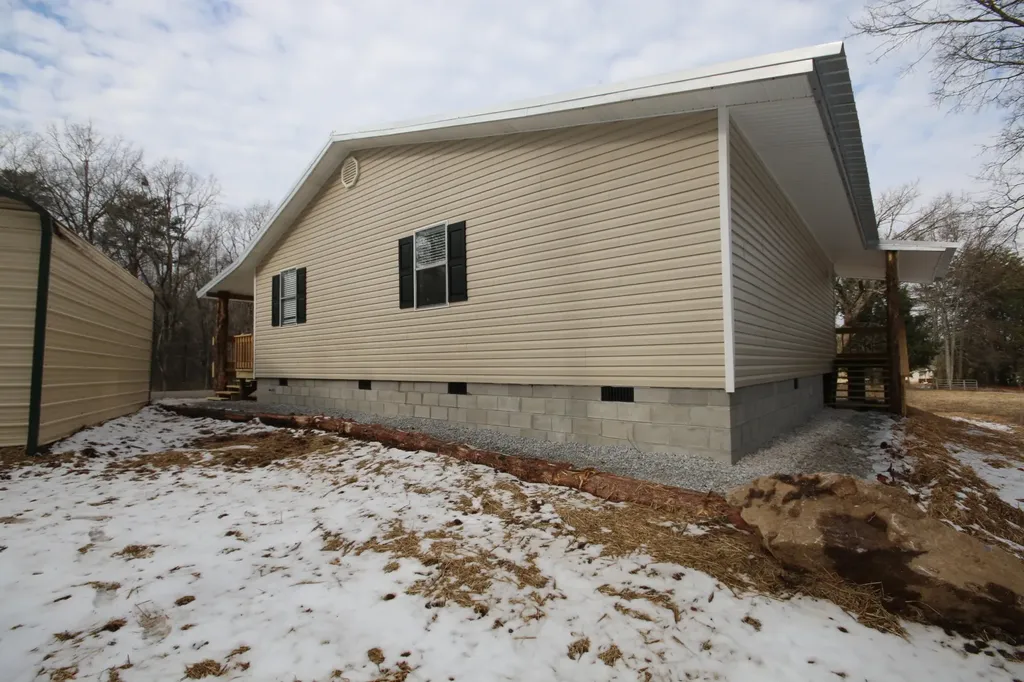 580 County Road 461 Englewood TN 37329