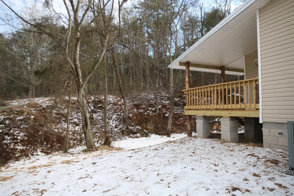 580 County Road 461 Englewood TN 37329