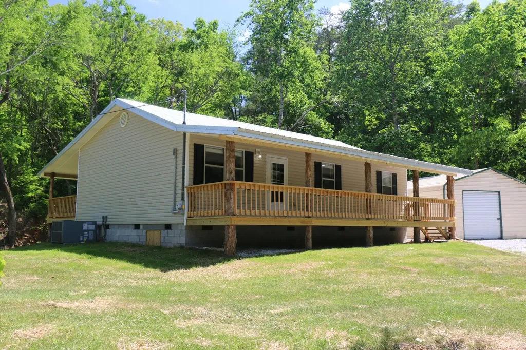 580 County Road 461 Englewood TN 37329