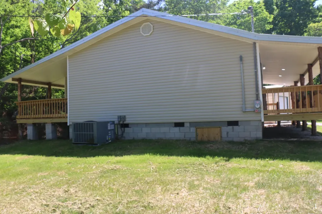 580 County Road 461 Englewood TN 37329
