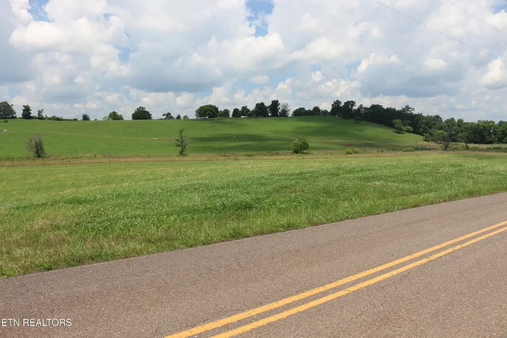 4 County Road 461 Englewood TN 37329