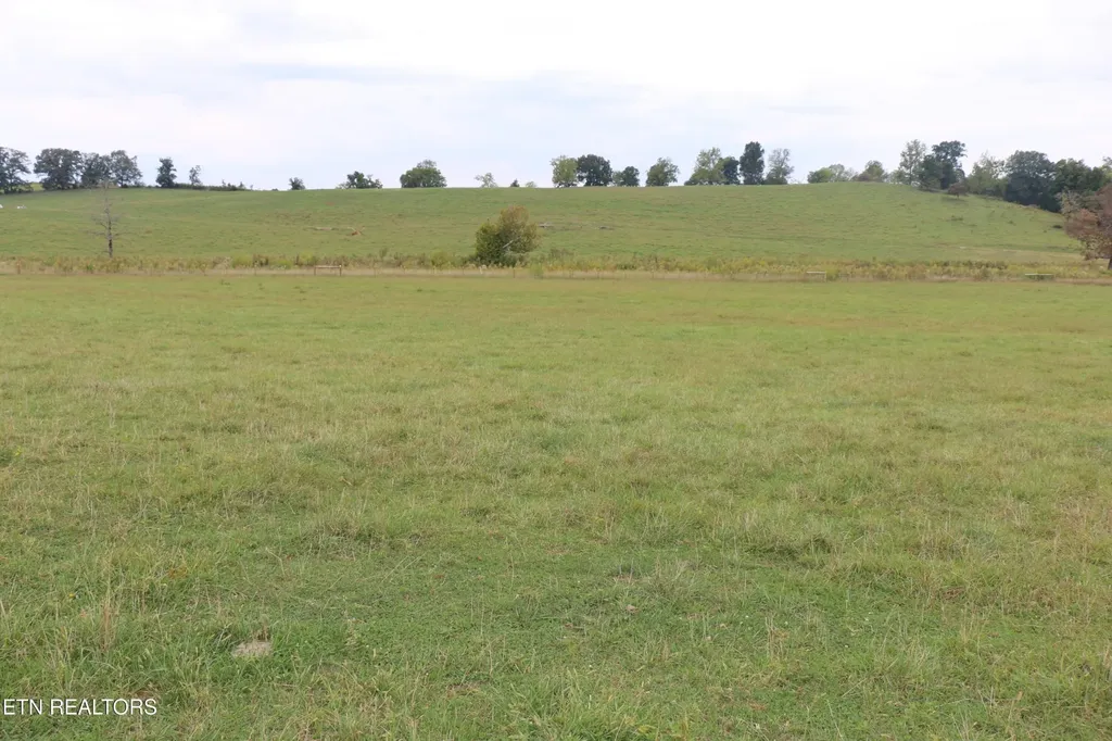 3 County Road 461 Englewood TN 37329