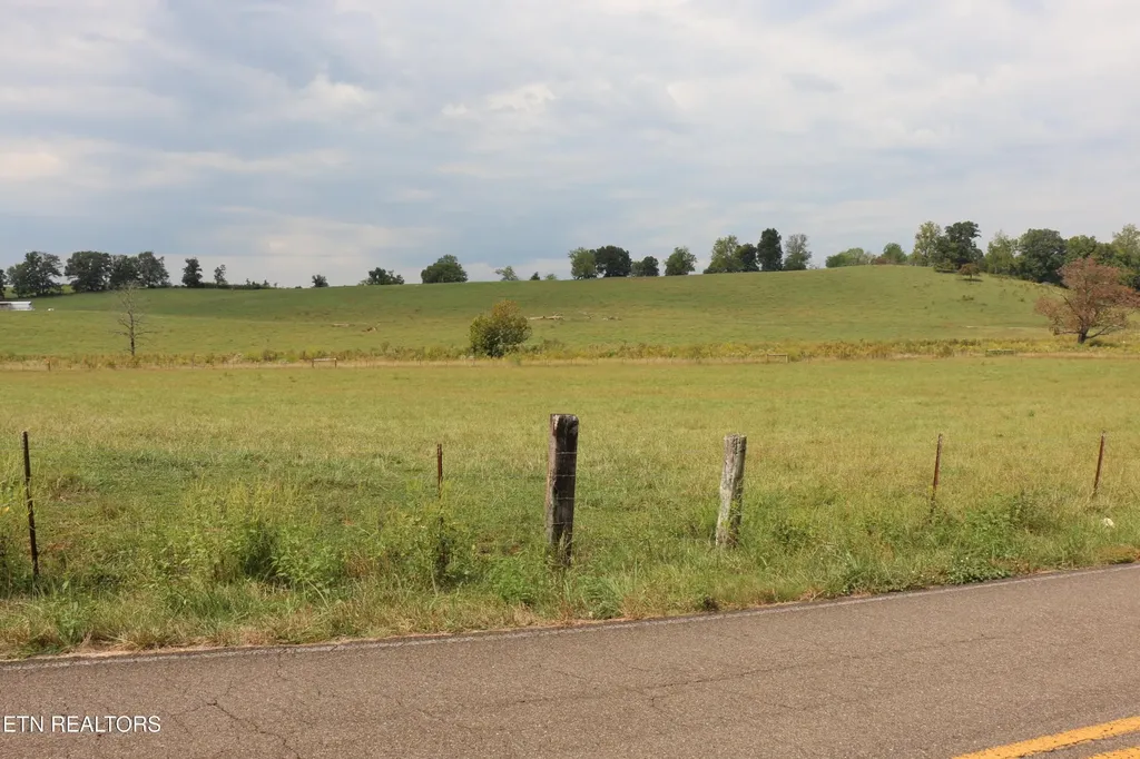 3 County Road 461 Englewood TN 37329