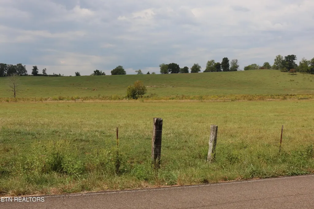 3 County Road 461 Englewood TN 37329