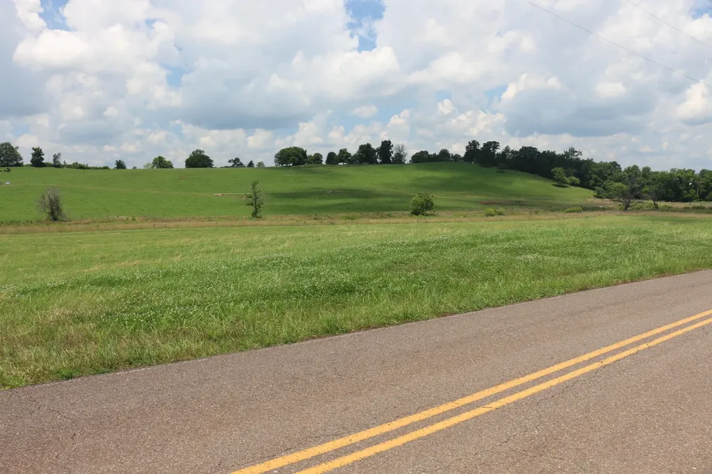 4 County Road 461 Englewood TN 37329