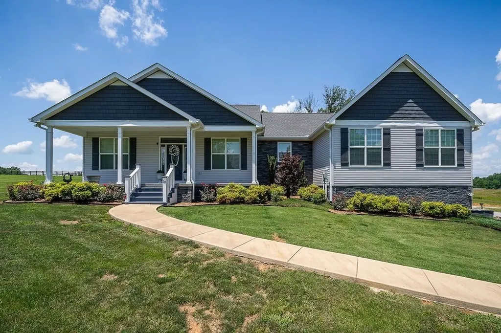18 Faith Rae Boulevard Morrison TN 37357