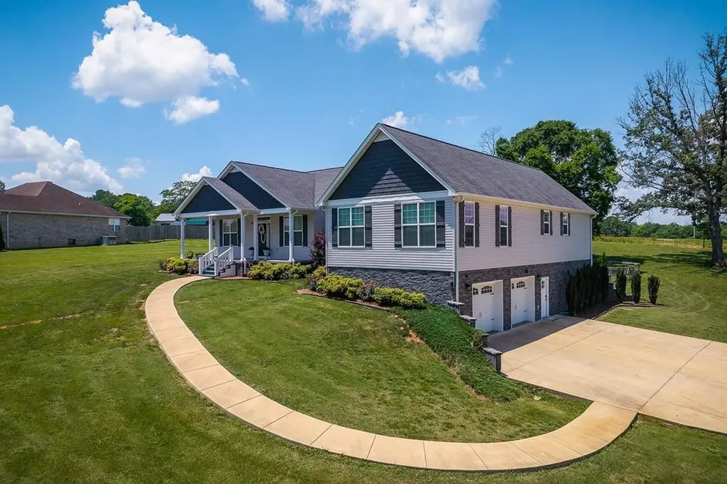 18 Faith Rae Boulevard Morrison TN 37357