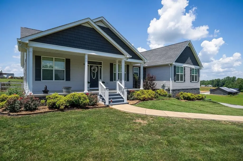 18 Faith Rae Boulevard Morrison TN 37357