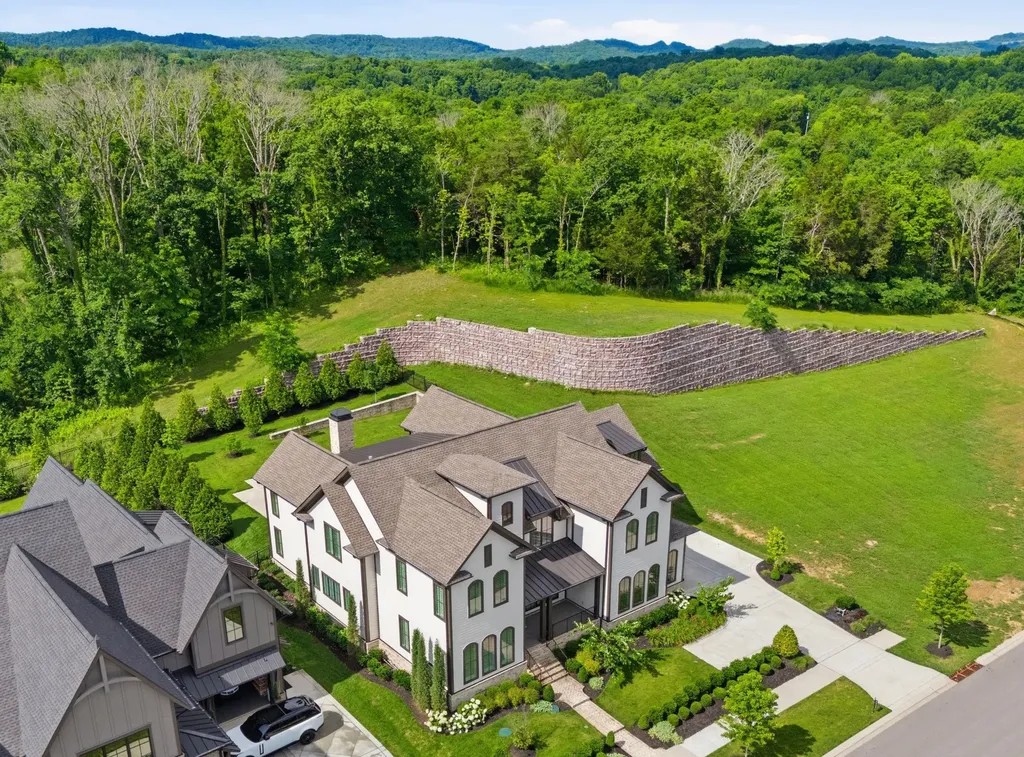 8068 Heirloom Boulevard College Grove TN 37046
