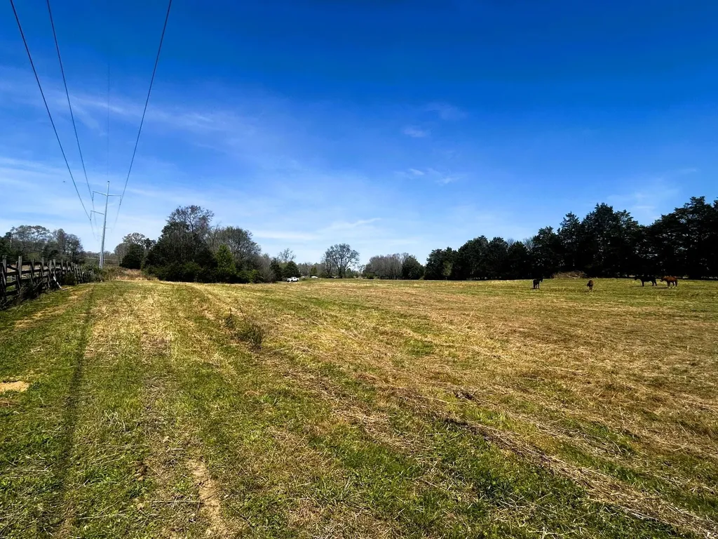 175 County Road 571 Englewood TN 37329
