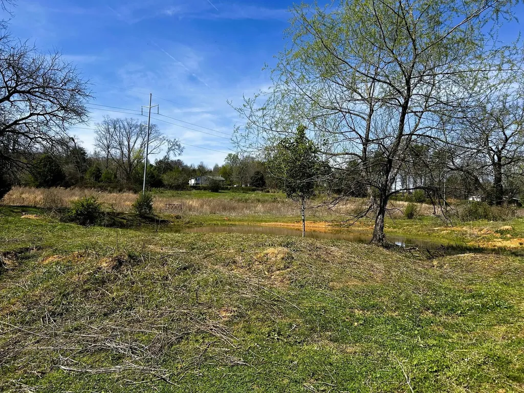 175 County Road 571 Englewood TN 37329