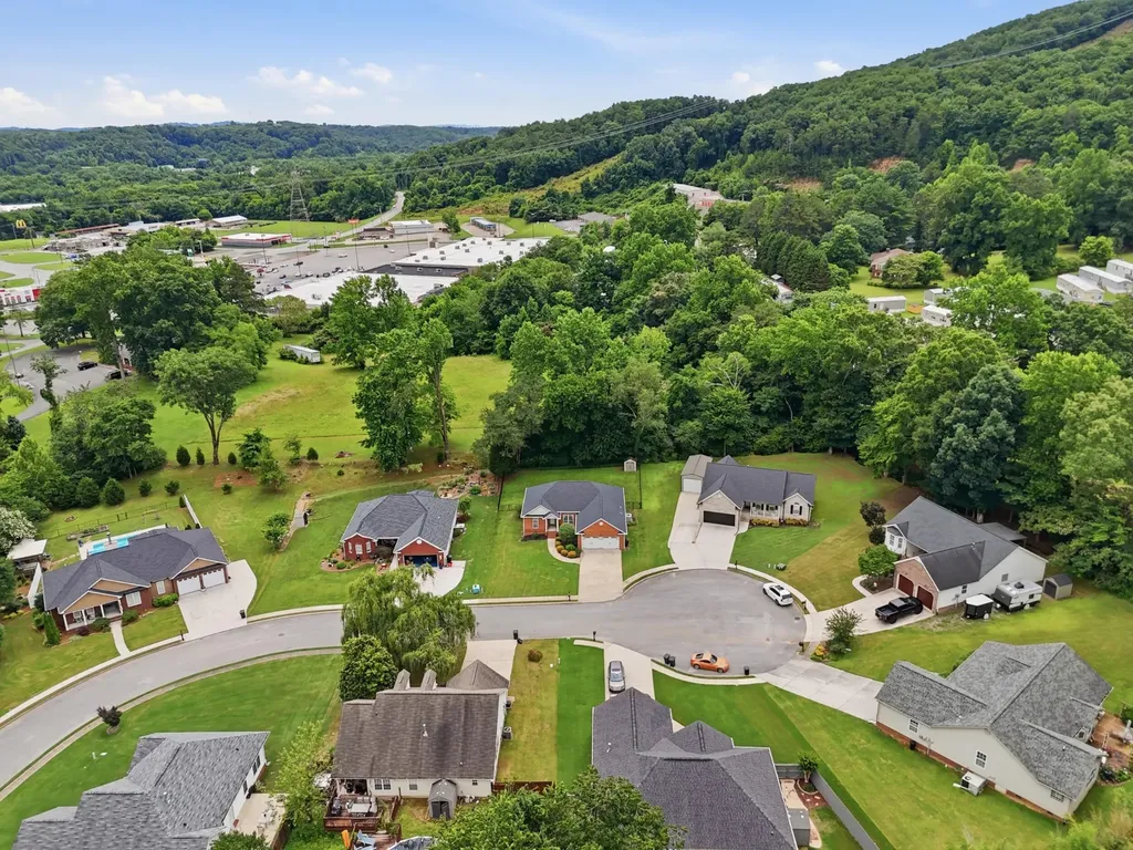 10204 Nissi Way Soddy Daisy TN 37379