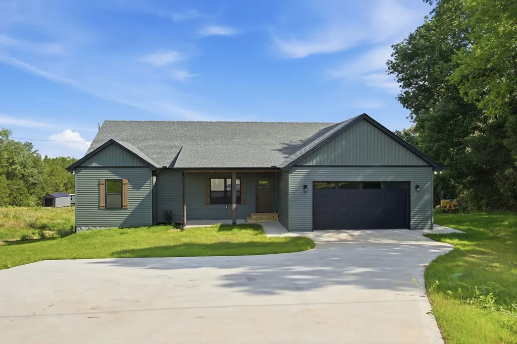 1496 Jones Creek Road Dickson TN 37055