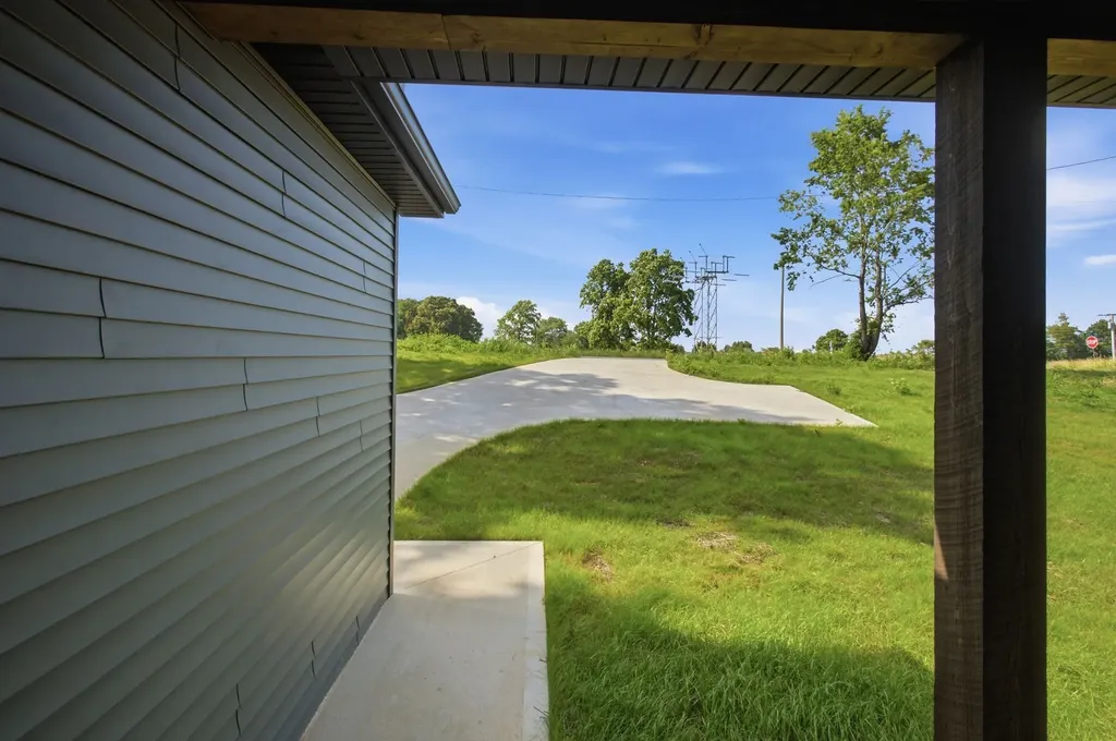 1496 Jones Creek Road Dickson TN 37055