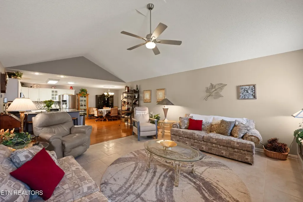 556 Woodgate Drive Crossville TN 38571