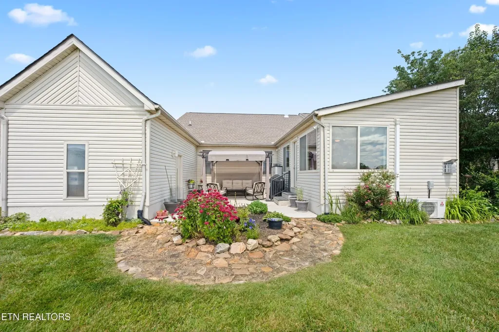 556 Woodgate Drive Crossville TN 38571