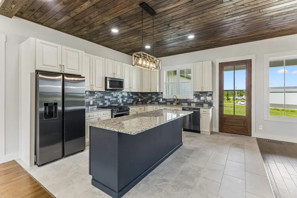 136 Summer Lake Drive Summertown TN 38483