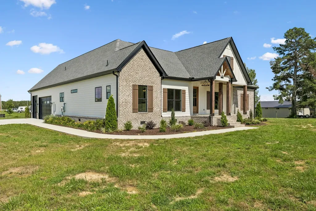 136 Summer Lake Drive Summertown TN 38483