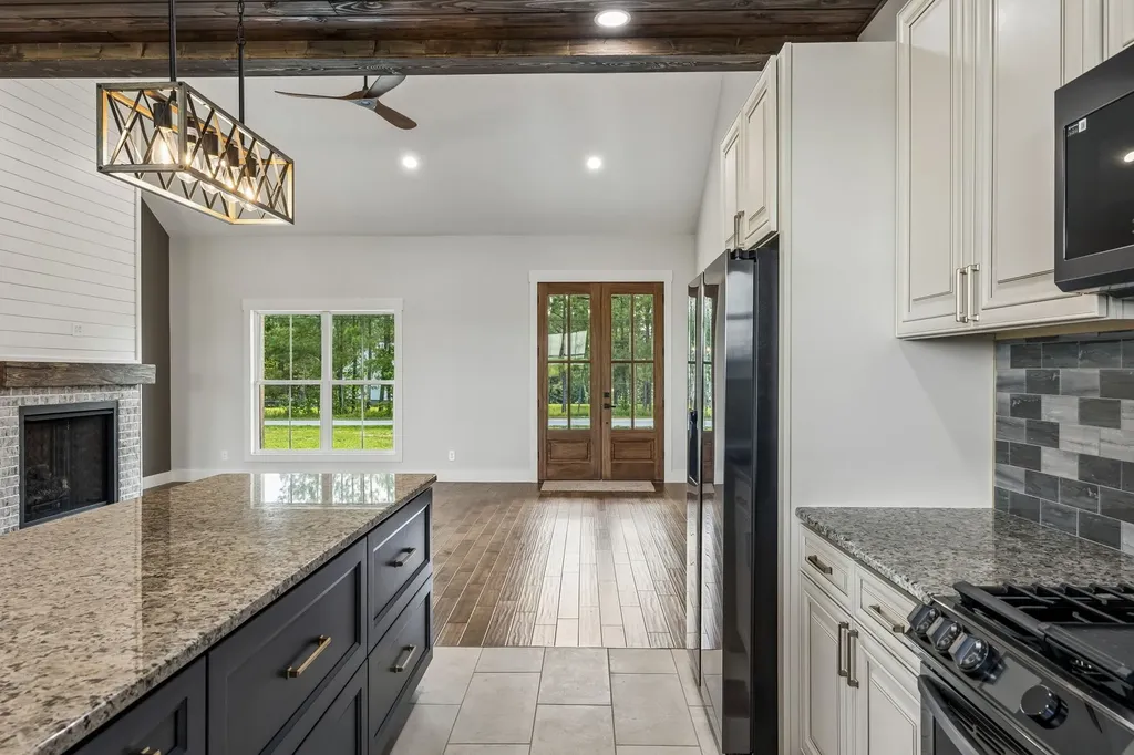 136 Summer Lake Drive Summertown TN 38483