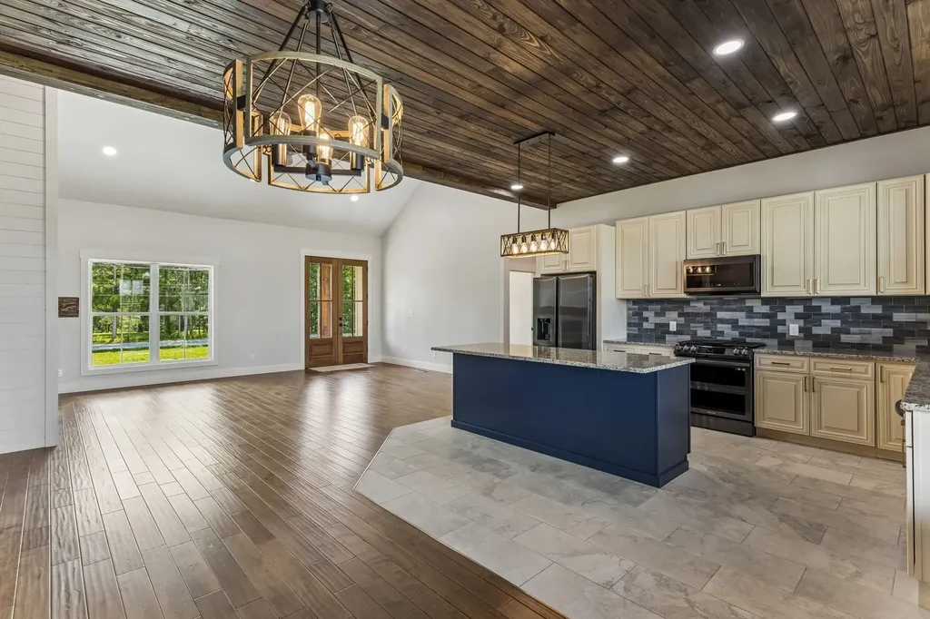 136 Summer Lake Drive Summertown TN 38483