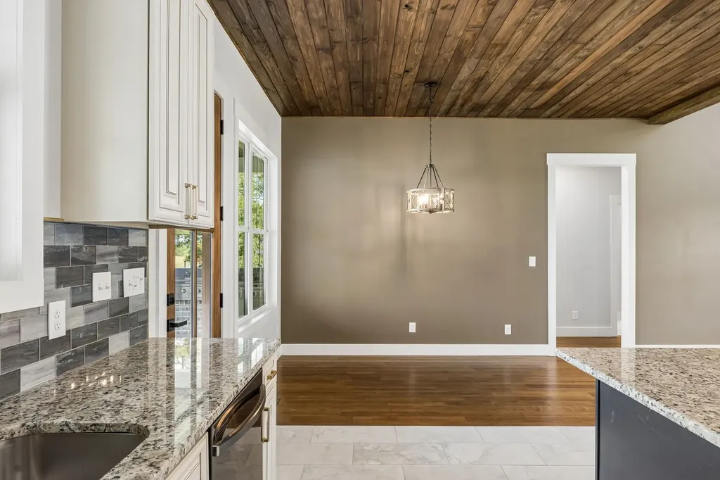 136 Summer Lake Drive Summertown TN 38483