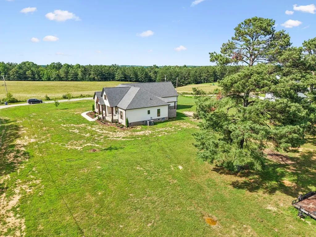 136 Summer Lake Drive Summertown TN 38483