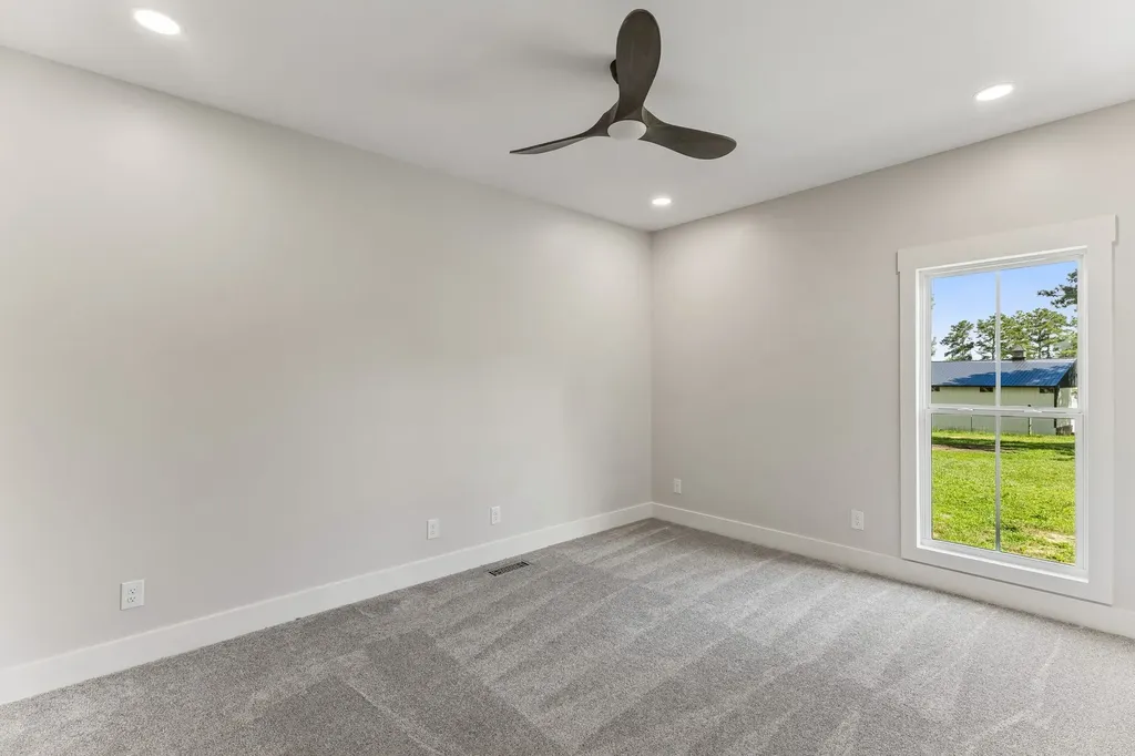 136 Summer Lake Drive Summertown TN 38483