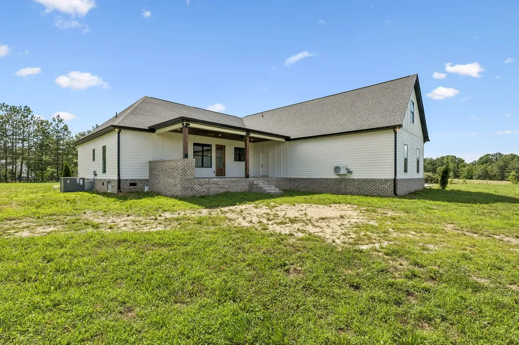 136 Summer Lake Drive Summertown TN 38483